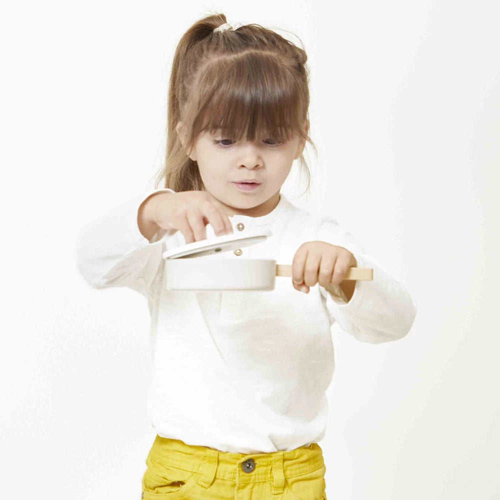 Janod Shiny Grandma Small Wooden Kitchen